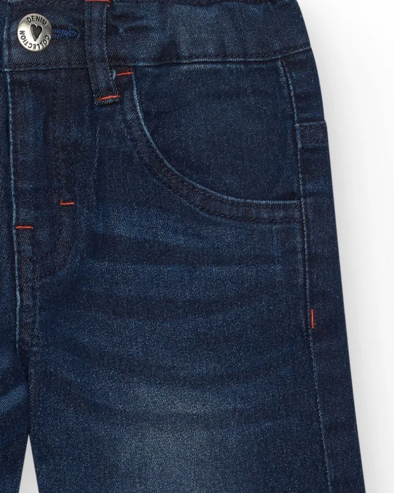 Bermuda en jean bleu foncé pour garçon avec messages brodés.