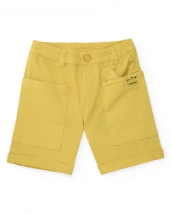 Bermuda para niño en color mostaza con bolsillos grandes
