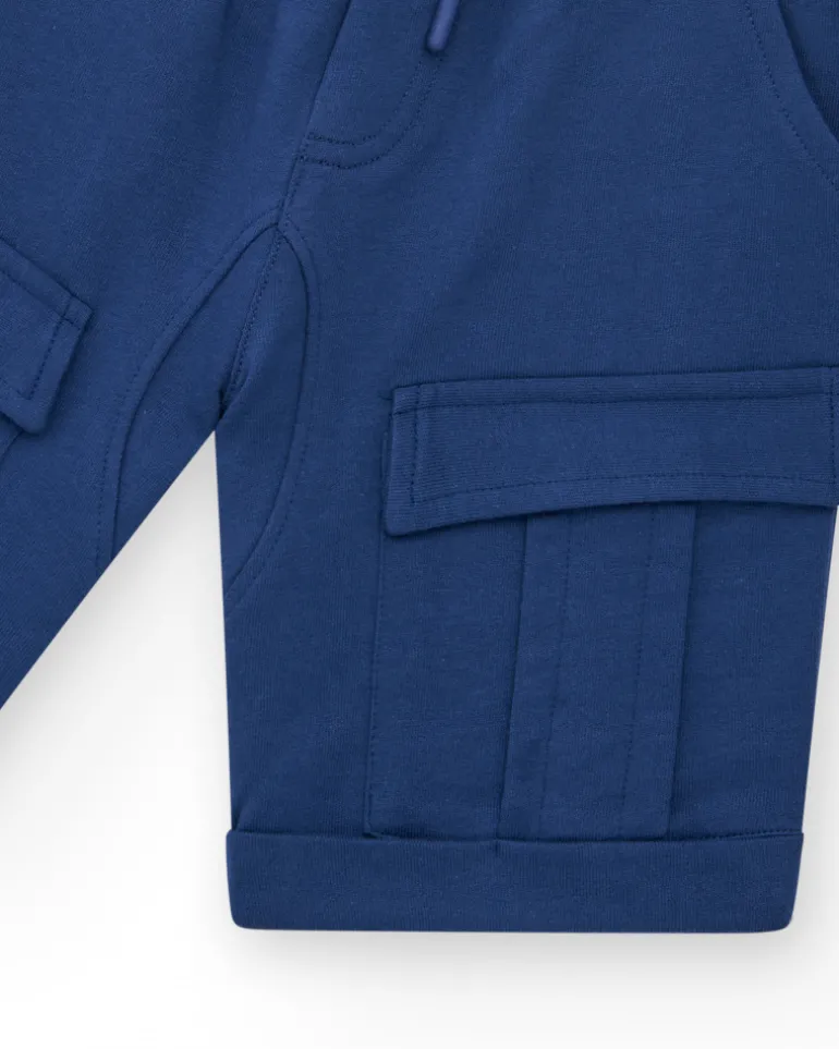Bermudas pour garçon en bleu marine avec poches et taille élastique.