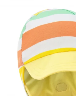 Bonnet rayé pour garçon en jaune, orange, vert et blanc avec visière et cordons de réglage