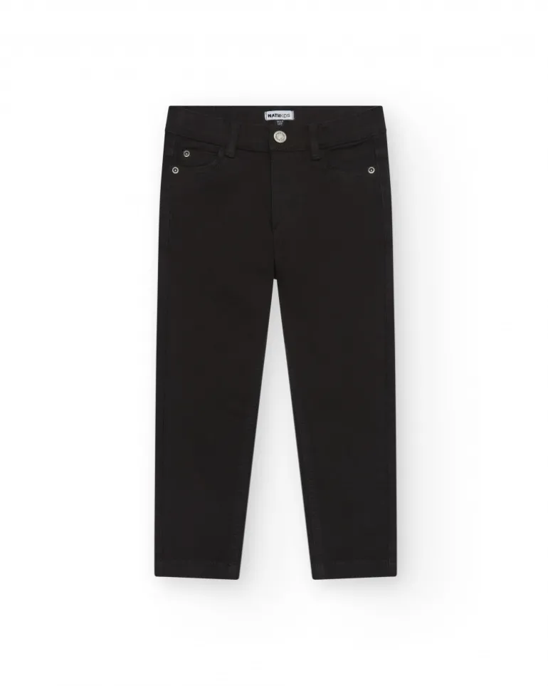 Pantalon noir pour garçon avec coupe ajustée et poches fonctionnelles.
