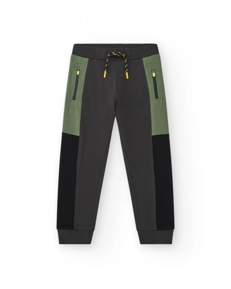 Pantalon pour garçon en gris et vert avec taille ajustable et poches.