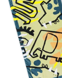 Serviette verte pour garçon avec imprimé de dinosaures