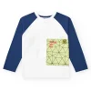 T-shirt à manches longues pour garçon en blanc avec poche verte.