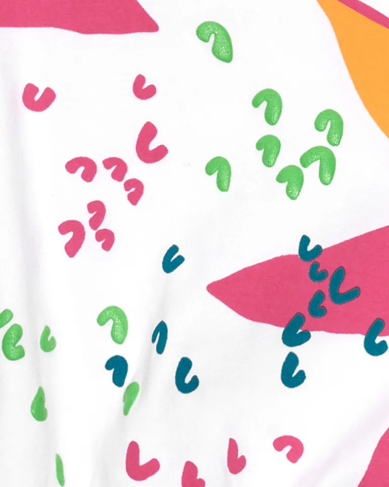 T-shirt pour fille en blanc à manches courtes avec imprimé floral.