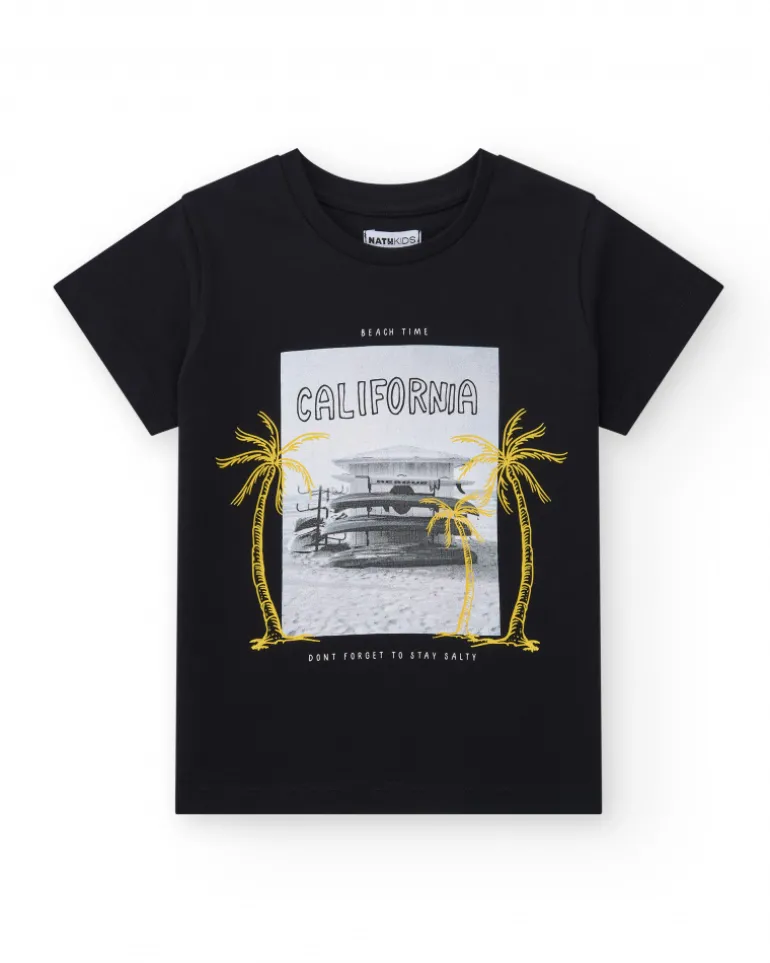 T-shirt pour garçon en noir avec imprimé photographique.