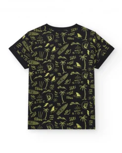 T-shirt pour garçon en noir avec poche avant et imprimé.