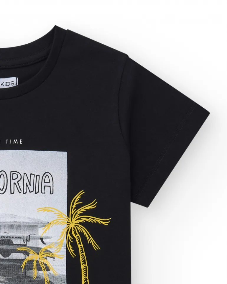 T-shirt pour garçon en noir avec imprimé photographique.