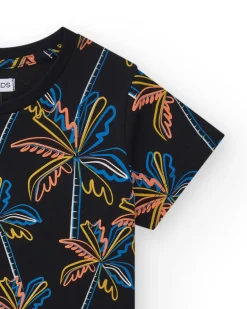 T-shirt pour garçon en noir avec imprimé tropical.